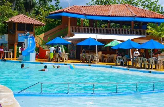 Rancho Turistico Dona Callita piscina 1